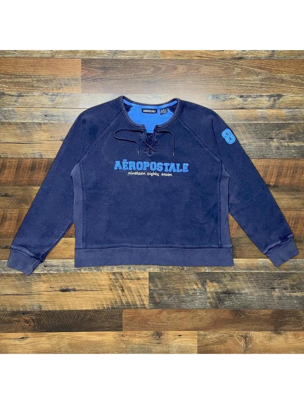 Vintage Women’s Aeropostale Crewneck Laced Neck Cropped Pullover Size Large.